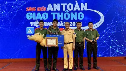 Chàng Trung úy đa tài, đam mê sống xanh