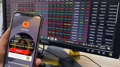 Tiền đổ mạnh vào chứng khoán, VN-Index tiếp tục tăng 45 điểm