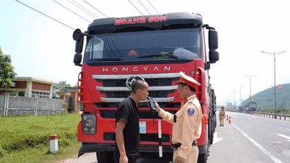 Siết chặt kỷ cương trong chấp hành quy định về trật tự an toàn giao thông đường bộ