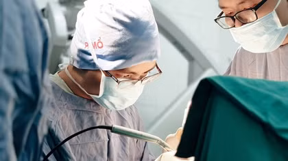 Tai nạn học đường từ những trò nghịch dại bằng bút bi và chìa khóa