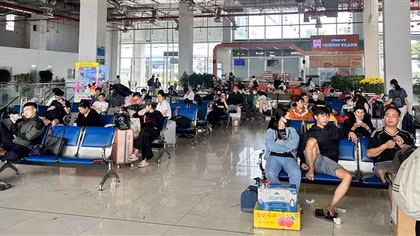 Bến xe, nhà ga đảm bảo vận chuyển hành khách cuối cùng về quê dịp Tết
