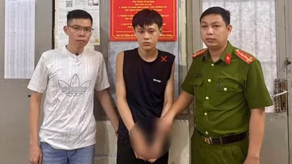 Giả vờ hỏi đường rồi dùng dao khống chế để hiếp dâm bé gái