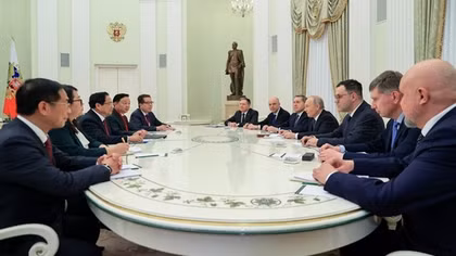 Tổng thống Putin giao Bộ Ngoại giao Nga xem xét miễn thị thực cho công dân Việt Nam