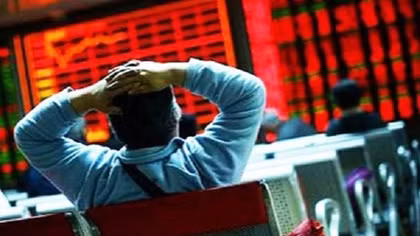 Chứng khoán đỏ rực, VN-Index mất hơn 100 điểm