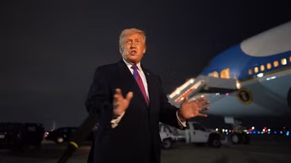 Tổng thống Trump nêu giải pháp khơi thông eo biển Hormuz
