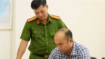 Cần tiền trả nợ và tiêu xài cá nhân, mạo danh sĩ quan Quân đội để lừa đảo