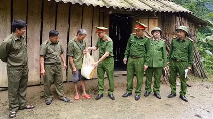 Nhiều cách làm hay trong công tác vận động, thu hồi 6.930 khẩu súng
