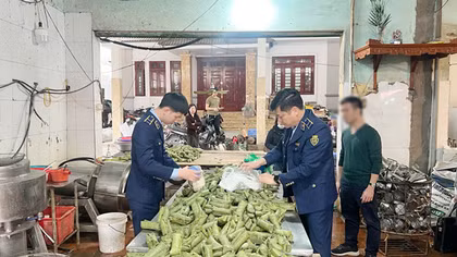 Khởi tố chủ cơ sở sản xuất giò chả Đoàn Huyền sử dụng hàn the
