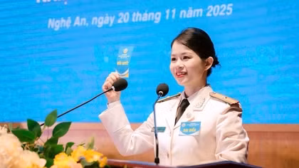 Thiếu tá Đặng Thị Thủy - nữ Đội trưởng có nhiều sáng kiến trong công việc