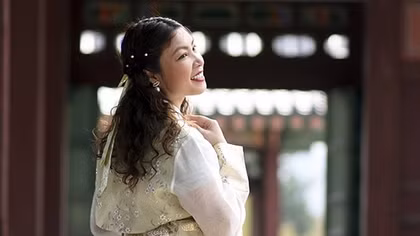 Trò chuyện mùa xuân với nhà văn tuổi ngựa Di Li
