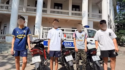 Xử phạt gần 50 triệu đồng nhóm thanh thiếu niên “đánh võng” trên QL1A