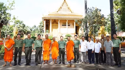 Người dân và các chức sắc tôn giáo ở miền Tây Nam bộ phấn khởi hướng về Đại hội XIV