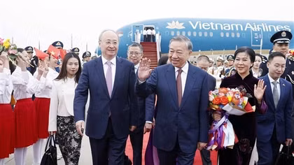 Tổng Bí thư, Chủ tịch nước và Phu nhân bắt đầu thăm cấp Nhà nước đến Trung Quốc