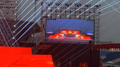 Người già - người trẻ - gia đình - dân văn phòng cùng hẹn nhau đi xem “concert pháo hoa quốc gia”
