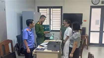 Khởi tố giám đốc và kế toán trưởng hãng xe Vân Anh về tội trốn thuế