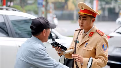 Rượu bia đầu Xuân, nhiều tài xế bị xử phạt nồng độ cồn ngày mùng 1 Tết