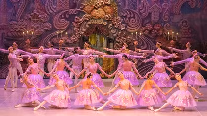 Biểu diễn 2 tuyệt phẩm ballet của Nga tại Nhà hát Hồ Gươm