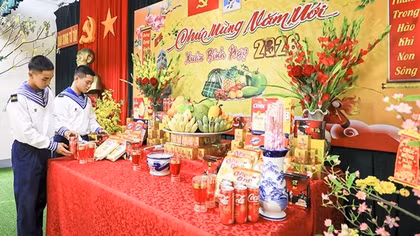 Những tấm lòng vượt sóng vì nhau