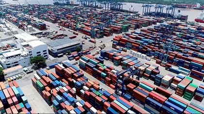 Điều tiết lượng hàng hóa xuất nhập khẩu giữa các cảng biển từ việc thu phí hạ tầng