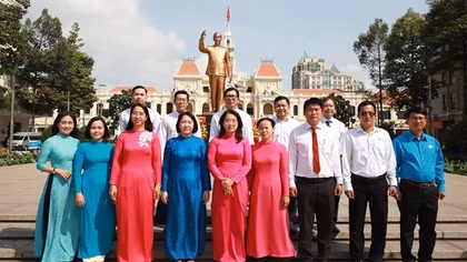 Nhiều hoạt động sôi nổi nhân kỷ niệm 51 năm Ngày thống nhất đất nước
