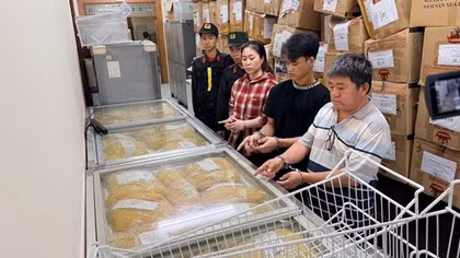 Bắt giam chủ cơ sở Châu Phát cùng nhân viên sản xuất 800 tấn mì trộn hóa chất