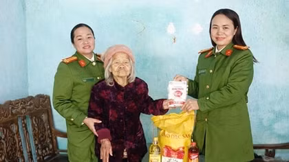 Công an phường Đông Sơn chia sẻ với những phận đời kém may mắn