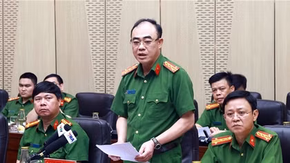 Tới đây, mọi người dân có thể dễ dàng mua, sử dụng pháo hoa với đa dạng sản phẩm
