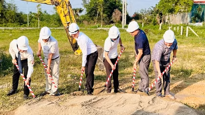 Công ty Hoàng Gia Phát tài trợ 300 triệu đồng xây dựng công viên cộng đồng