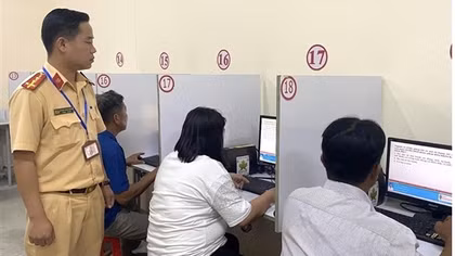 Công an TP Cần Thơ tổ chức thi bằng lái xe máy cho người dân trong ngày áp Tết
