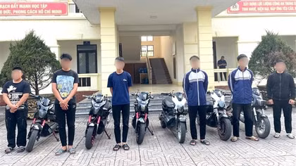 Ẩn họa tình trạng xe máy điện bị “độ chế” rồi giao cho học sinh sử dụng