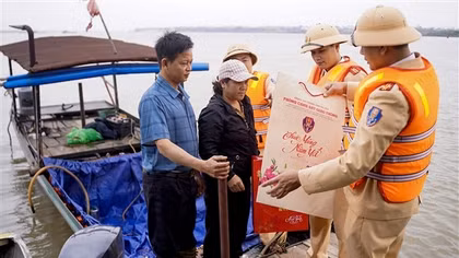 Giữ bình yên sông nước để người dân vui xuân đón Tết