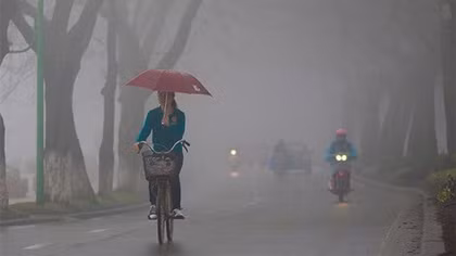 Miền Bắc sáng sớm có mưa và sương mù, trưa chiều hửng nắng ấm