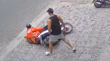 Làm rõ vụ người đàn ông đánh nữ nhân viên giao hàng