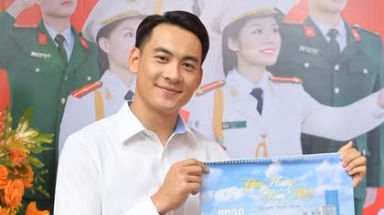 Từ “soái ca Cảnh vệ” A80 đến người mẫu ảnh lịch