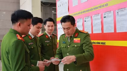 Niềm tự hào của học viên Công an nhân dân trong lần đầu cầm lá phiếu