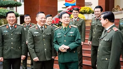 Đại tướng Phan Văn Giang thăm, chúc Tết cán bộ, chiến sĩ Bộ Tư lệnh Cảnh vệ