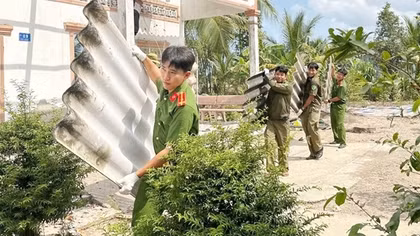 Góp sức trẻ dựng xây mái ấm nghĩa tình tặng đồng bào khó khăn