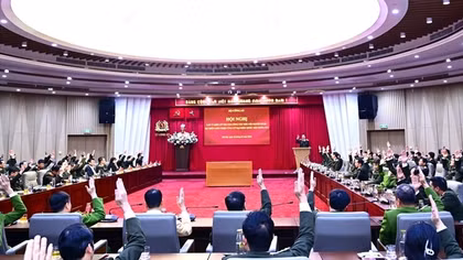 Giới thiệu Bộ trưởng Lương Tam Quang, Thứ trưởng Lê Quốc Hùng và 2 đồng chí ứng cử đại biểu Quốc hội khoá XVI