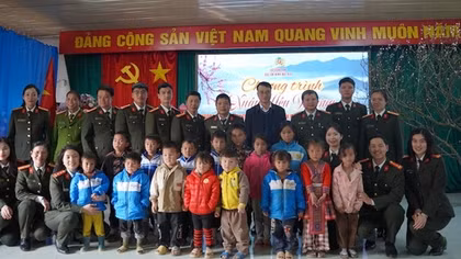 Góp thêm một chút sắc xuân để cái Tết của bà con thêm vui tươi