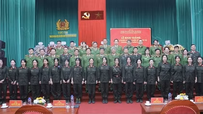 Khai giảng khoá huấn luyện cho 2.465 chiến sĩ nghĩa vụ