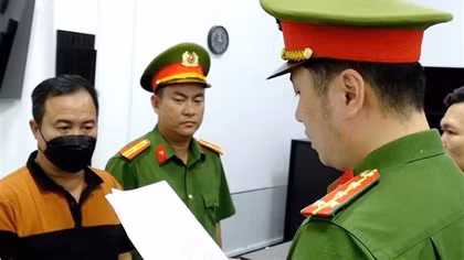 Sản xuất, buôn bán hàng giả, Giám đốc doanh nghiệp và một cộng sự bị khởi tố