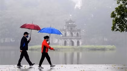 Nam Bộ nóng 36 độ C, Hà Nội có mưa nhỏ