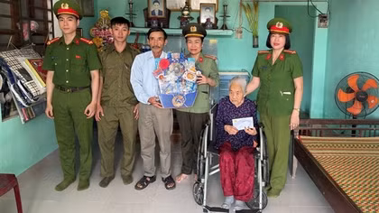 Những "bông hoa tươi thắm" của Công an cấp xã ở Đà Nẵng