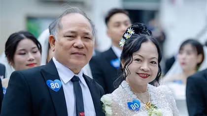 Mùa xuân trên tà áo cưới