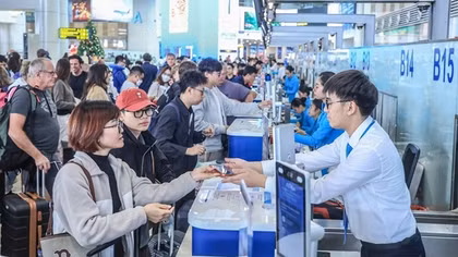 Hơn 1,3 triệu lượt khách lưu thông an toàn qua các cảng hàng không của Việt Nam