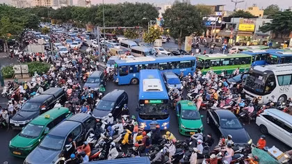 Đầu tư hạ tầng giao thông để giảm kẹt xe ở TP Hồ Chí Minh