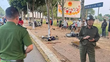 Xe máy kẹp 3 đua tốc độ lao vào gốc cây, 2 học sinh tử vong