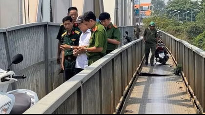 Khởi tố vụ tàu Thành Đạt 86 tông hỏng cầu Ghềnh