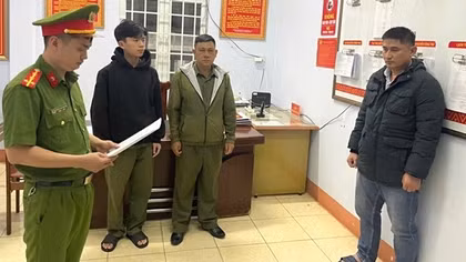 Mở kho “chui” rồi sản xuất hàng trăm tấn lúa giống giả
