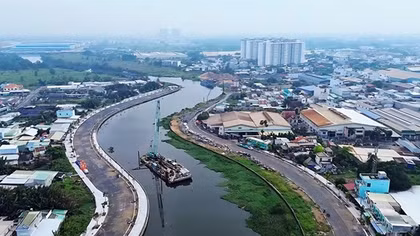 Chỉnh trang nhà ven kênh, rạch: Bài toán lớn về an sinh và phát triển bền vững